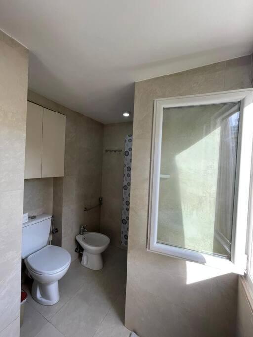 Chic City Retreat - Stylish Apartment In Bllok, Tirana Exteriör bild