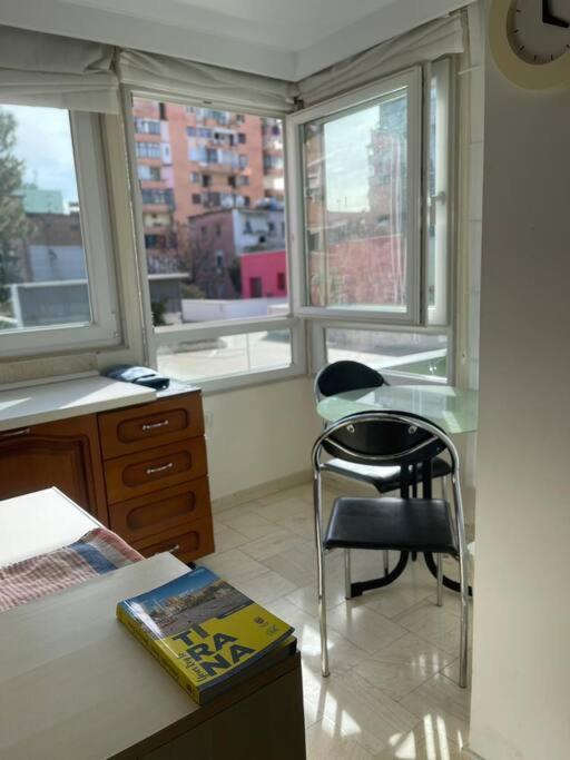 Chic City Retreat - Stylish Apartment In Bllok, Tirana Exteriör bild