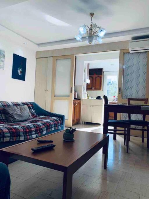 Chic City Retreat - Stylish Apartment In Bllok, Tirana Exteriör bild