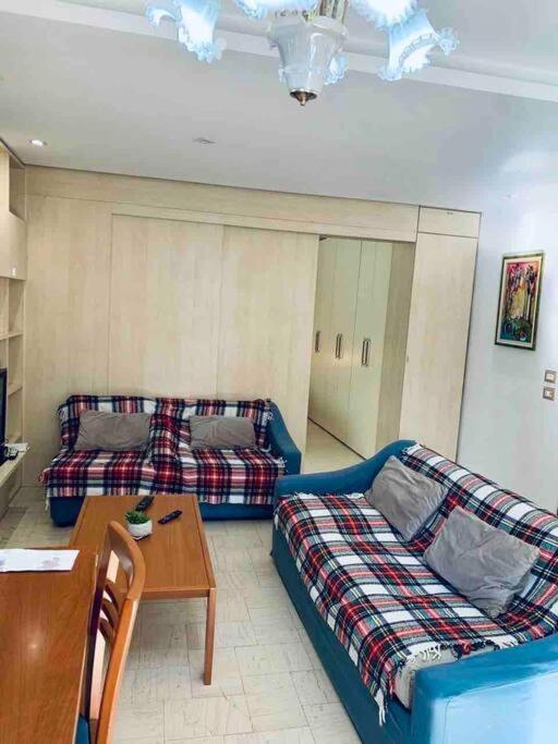 Chic City Retreat - Stylish Apartment In Bllok, Tirana Exteriör bild
