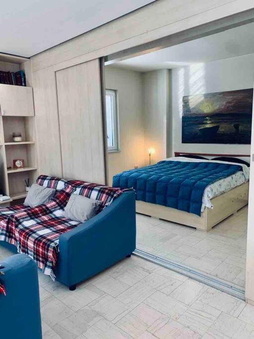 Chic City Retreat - Stylish Apartment In Bllok, Tirana Exteriör bild